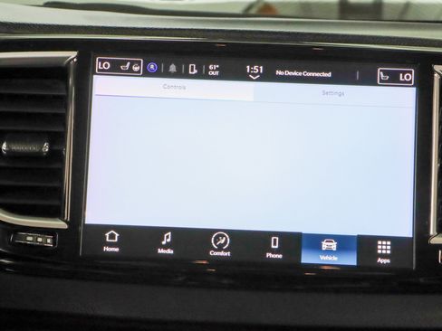 Used 2023 Chrysler Pacifica Touring-L FWD image 19
