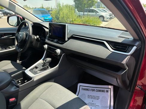 Used 2025 Toyota RAV4 XLE AWD/4WD image 13