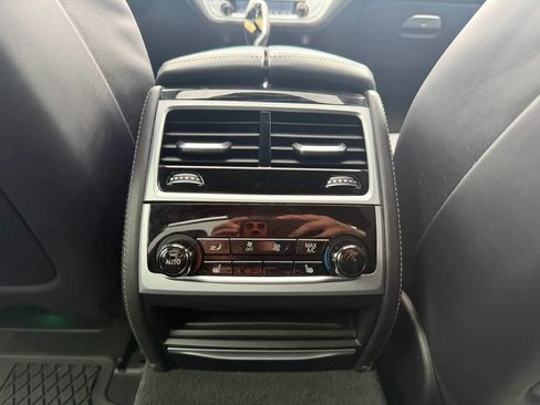 Used 2019 BMW 750i xDrive w/ Executive Package AWD/4WD image 27