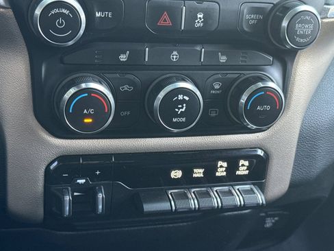 Used 2019 RAM 2500 Laramie image 24