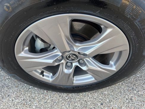 Used 2022 Toyota RAV4 XLE image 47