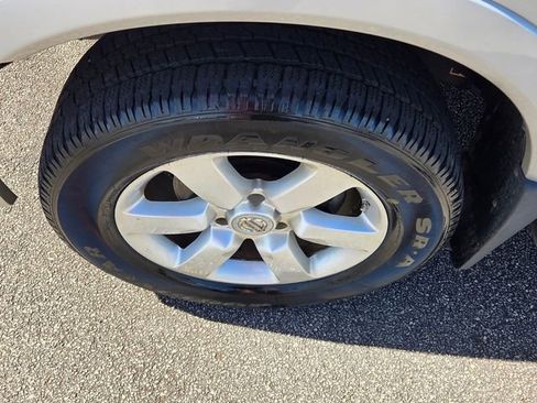 Used 2012 Nissan Titan SL image 18