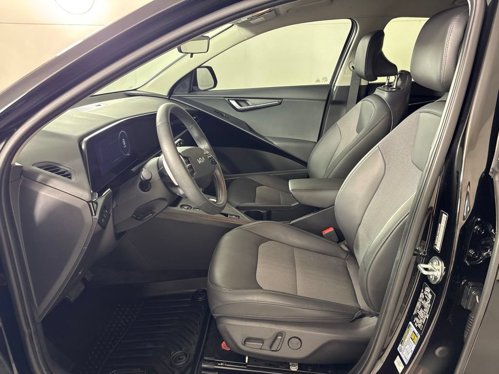 Used 2025 Kia Niro Wind FWD image 32