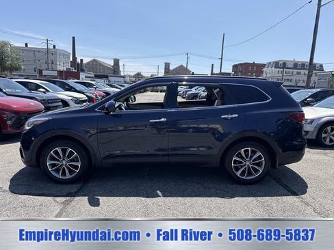 Used 2018 Hyundai Santa Fe SE w/ Cargo Package AWD/4WD image 10