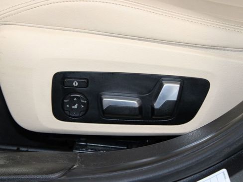 Used 2019 BMW 330i xDrive 330i xDrive image 18