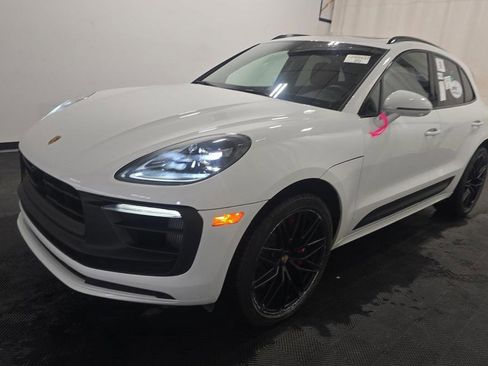 Used 2025 Porsche Macan GTS image 4
