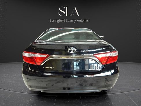 Used 2017 Toyota Camry SE image 6