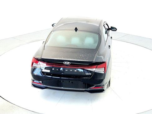 Used 2023 Hyundai Elantra Limited image 17
