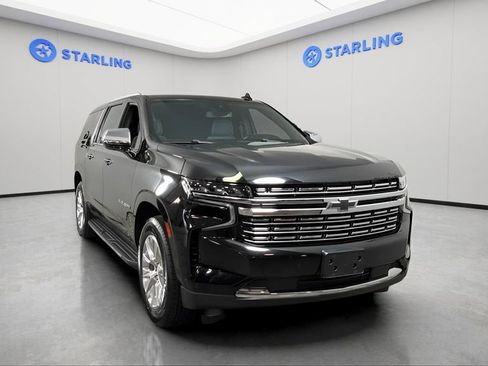 Used 2023 Chevrolet Suburban Premier RWD image 14