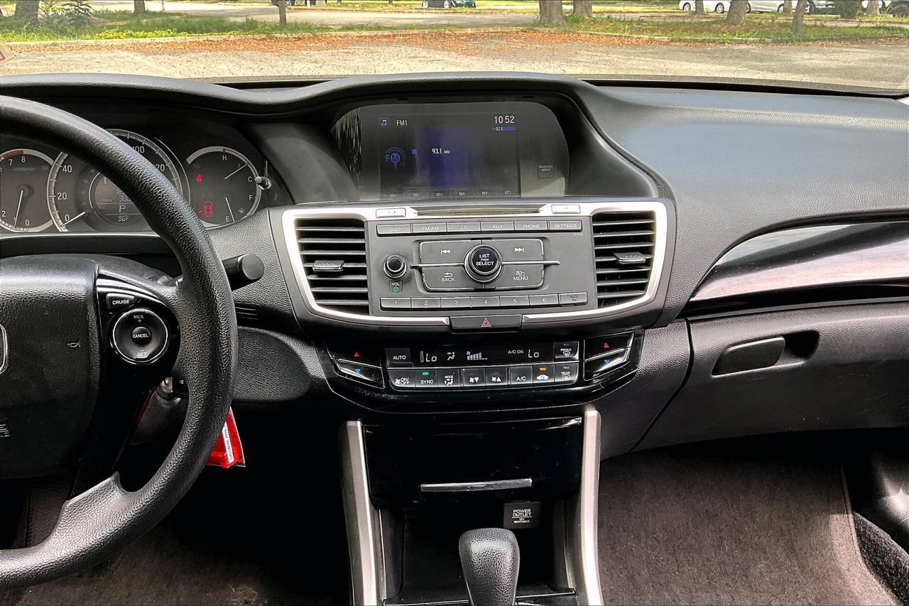 Used 2016 Honda Accord LX image 9