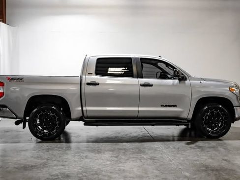 Used 2016 Toyota Tundra SR5 w/ SR5 Upgrade Package RWD image 9