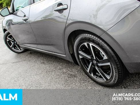Used 2024 Nissan Sentra SV FWD image 14