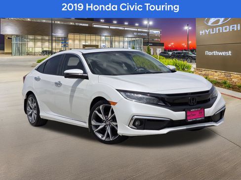 Used 2019 Honda Civic Touring image 1
