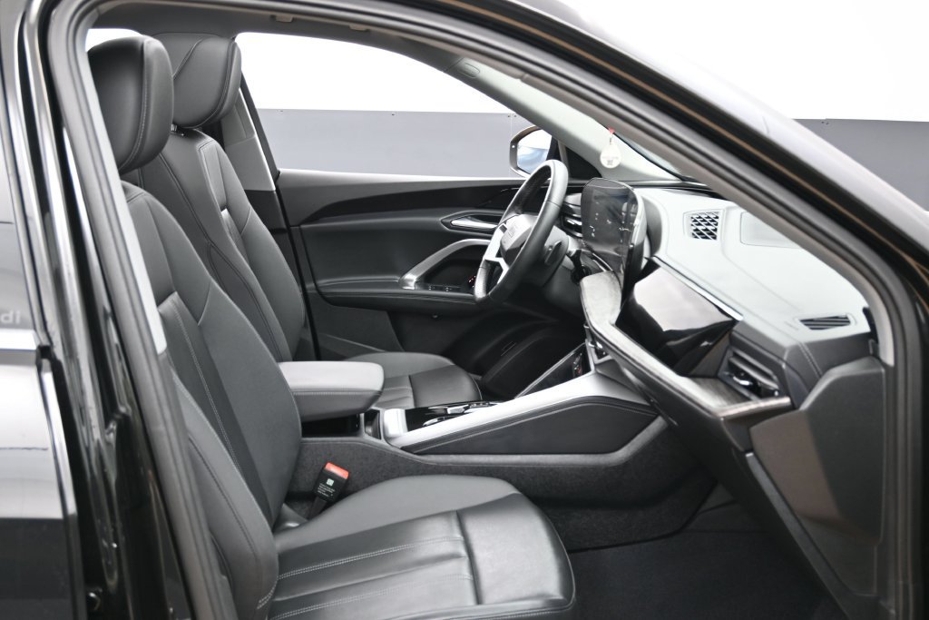 Used 2025 Audi Q5 Premium w/ Convenience Package AWD/4WD image 34