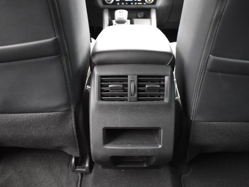 Used 2023 Mitsubishi Outlander SE image 13