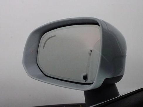 Used 2021 Volvo XC90 T6 Momentum w/ Protection Package Premier image 44