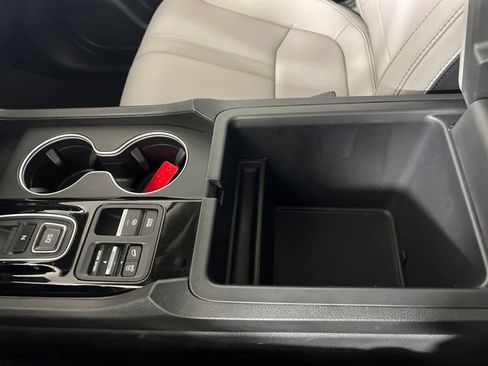 Certified 2025 Honda Pilot Touring image 32