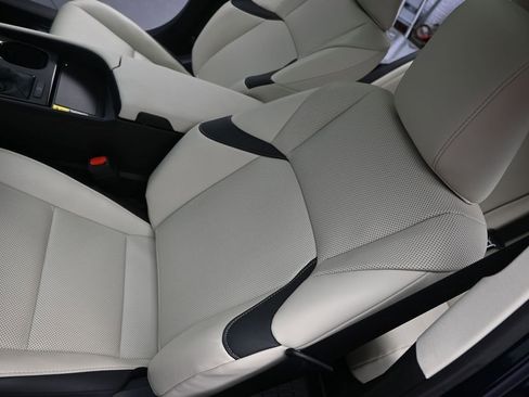 Used 2025 Lexus ES 350 w/ Premium Package FWD image 9