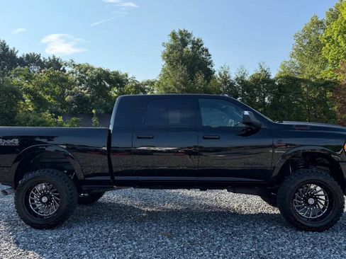 Used 2022 RAM 2500 Laramie w/ Night Edition AWD/4WD image 9