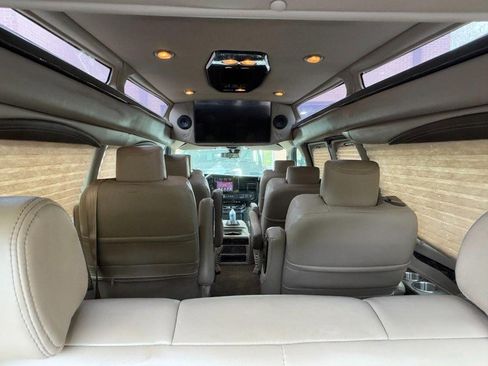 Used 2021 Chevrolet Express 3500 LS w/ Chrome Appearance Package image 10