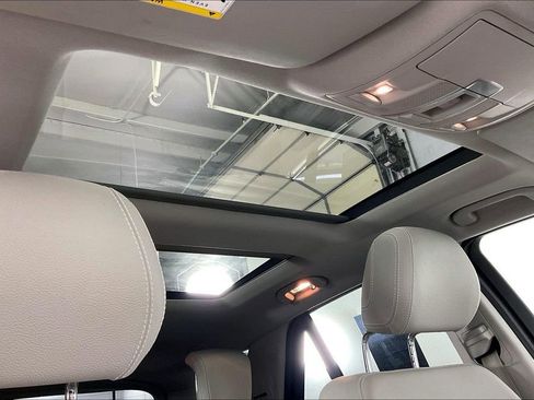 Used 2012 Mercedes-Benz ML 350 4MATIC image 23