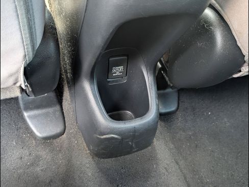 Used 2017 Honda HR-V LX image 17