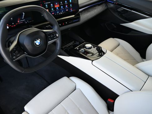 Certified 2024 BMW 530i w/ Premium Package RWD image 13