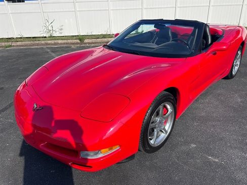 Used 2004 Chevrolet Corvette Convertible w/ Preferred Equipment Group RWD image 13