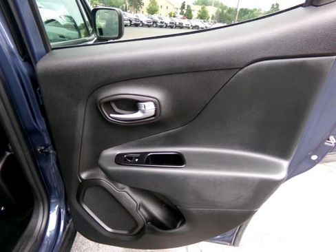 Used 2022 Jeep Renegade Latitude w/ Convenience Group image 33