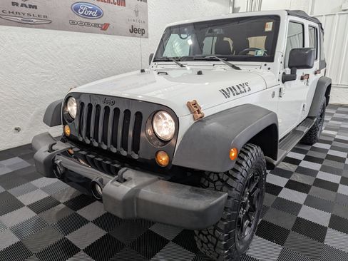 Used 2015 Jeep Wrangler Unlimited Sport image 2