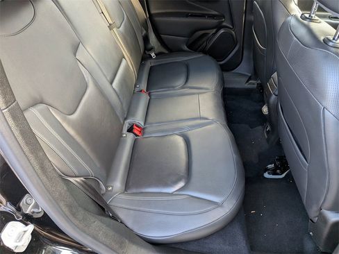 Used 2021 Jeep Renegade Limited image 23