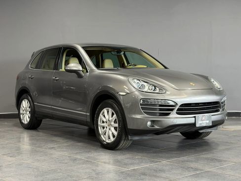 Used 2013 Porsche Cayenne AWD/4WD image 3