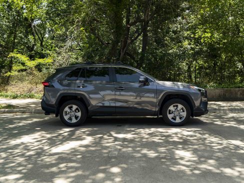 Used 2025 Toyota RAV4 XLE FWD image 10