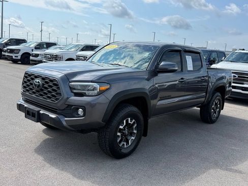 Used 2021 Toyota Tacoma TRD Off-Road AWD/4WD image 37