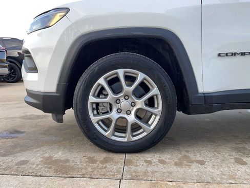 Used 2023 Jeep Compass Latitude image 15