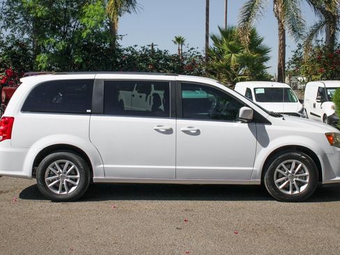 Used 2020 Dodge Grand Caravan SXT image 12