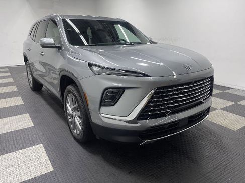 New 2025 Buick Enclave Preferred w/ Power Package AWD/4WD image 5