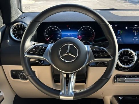 Used 2025 Mercedes-Benz GLA 250 4MATIC image 48