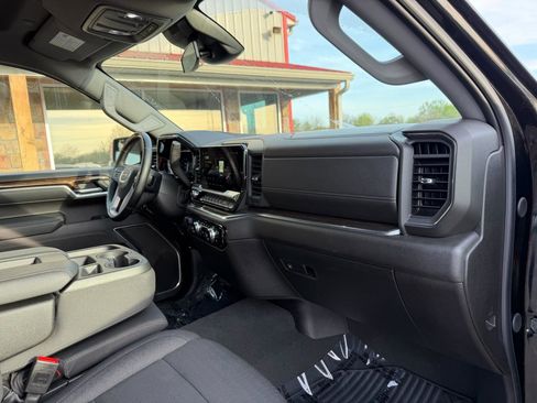 Used 2025 GMC Sierra 1500 Elevation image 21