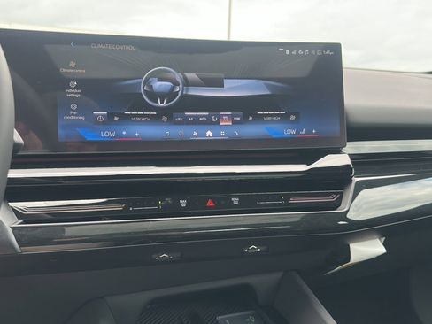 New 2026 BMW 530i w/ Premium Package RWD image 21