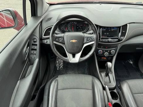 Used 2018 Chevrolet Trax LT w/ LT Convenience Package AWD/4WD image 5