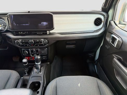 Used 2024 Jeep Wrangler Willys image 17