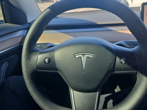 Used 2023 Tesla Model 3 Standard Range image 15