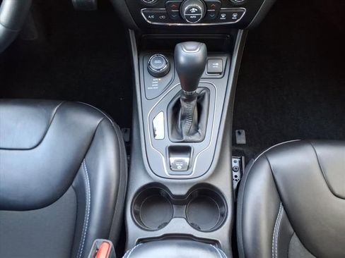 Used 2019 Jeep Cherokee Latitude Plus w/ Comfort/Convenience Group image 23