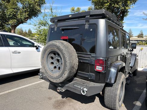 Used 2015 Jeep Wrangler Unlimited Sport AWD/4WD image 3