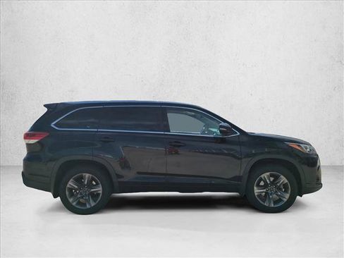 Used 2018 Toyota Highlander Limited Platinum AWD/4WD image 4