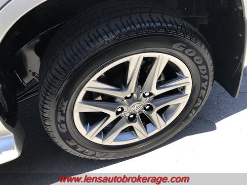Used 2015 Lexus LX 570 4WD w/ Luxury Package image 28