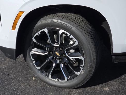 New 2026 Chevrolet Suburban High Country image 30