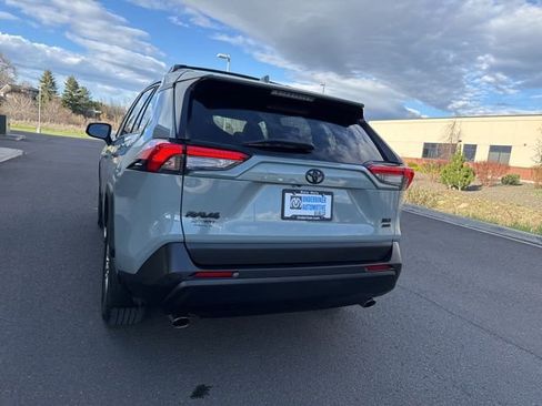 Used 2023 Toyota RAV4 XLE Premium image 10