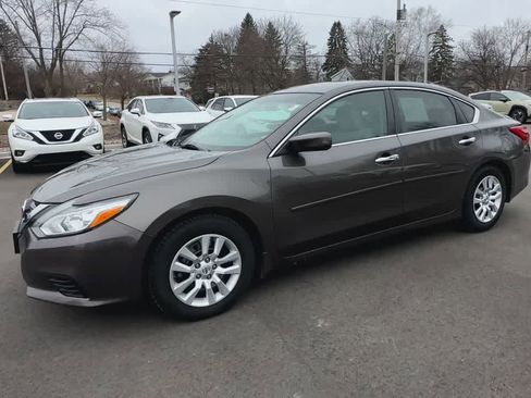 Used 2016 Nissan Altima 2.5 S w/ Power Driver Seat Package image 4